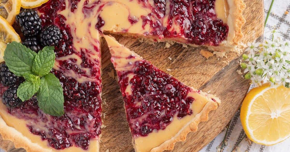 Sweet & Tangy Perfection: This Lemon Blackberry Tart is a Must-Try!